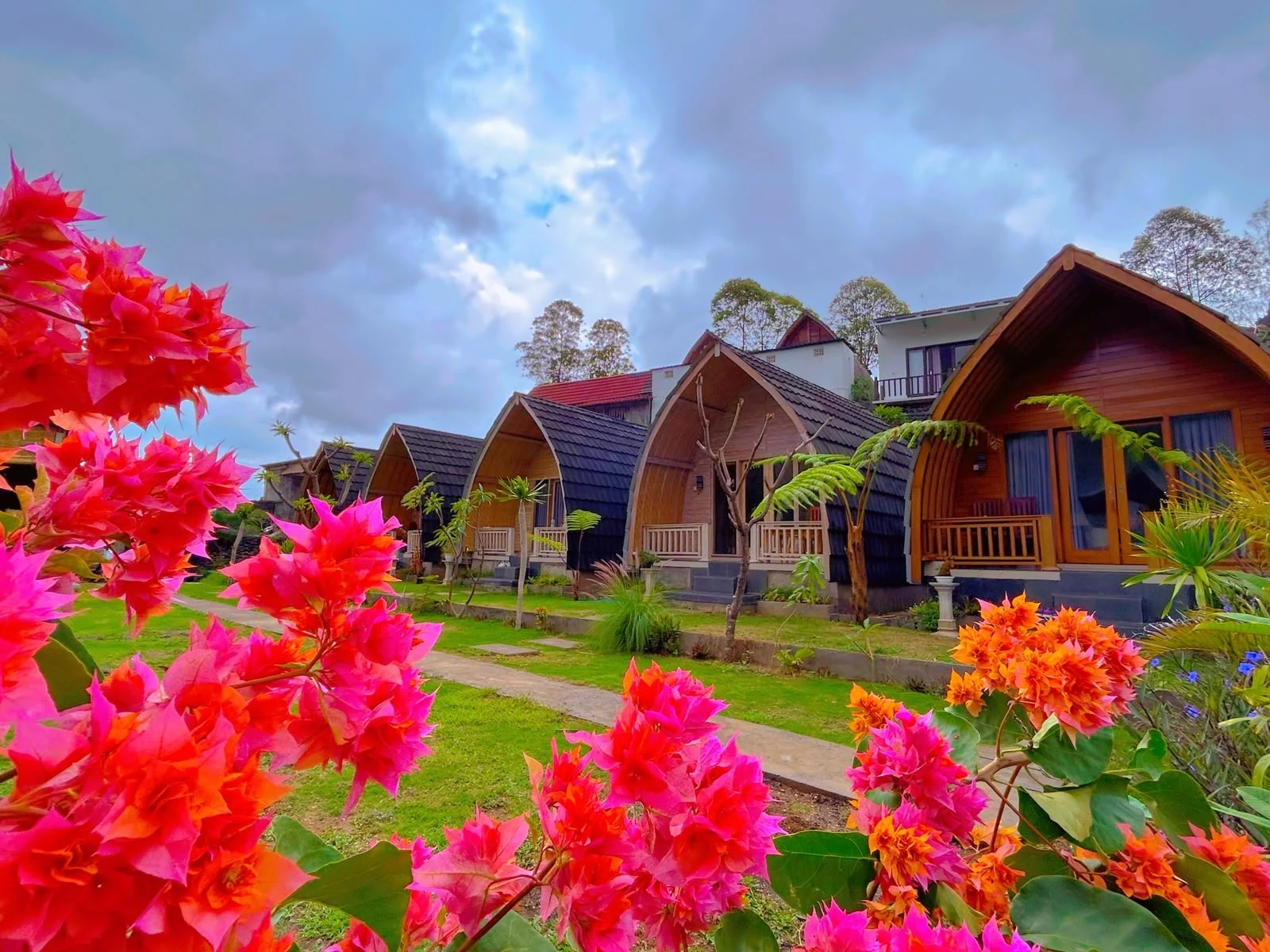Cottage buildings and garden area at Pondok Bali Volcano